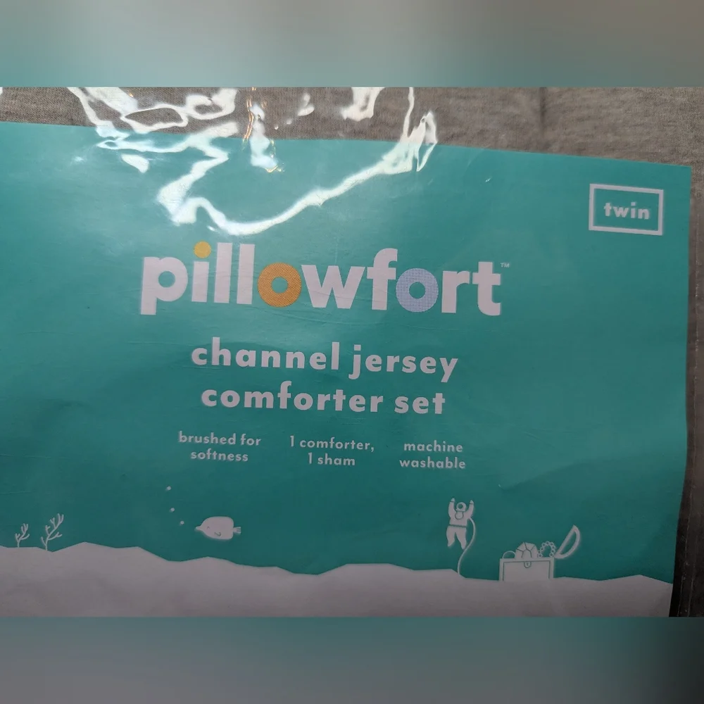 NWT Pillowfort Gray Channel Jersey Twin Comforter Set